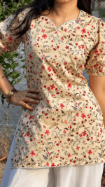 “Urban” Floral Top with Flowy White Palazzo W12 – detail view 2