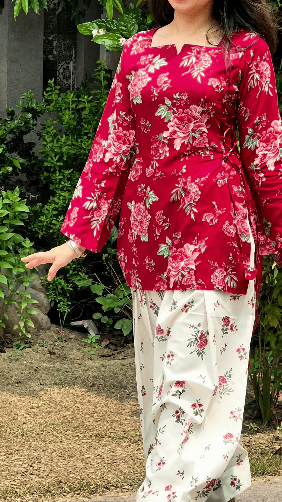 Red Vine Floral Top with Flowy Farshi Salwar W29 - Image 5